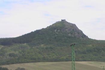 Košťálov od silnice (© Miroslav Bolek 2005)
