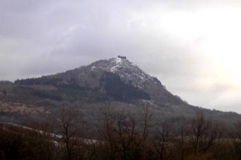 vrch a hrad Košťálov (© Petr Lánský, 01/2008)