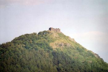 Celkový pohled od severozápadu na vrch (© Jiří Cukr, 08/2004)