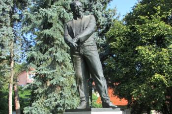 Socha Antonína Dvořáka v Nelahozevsi. (© Pavel Vítek  09/2024)