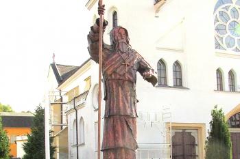 Kovová plastika sv. Prokopa v Dlouhé Třebové u Ústí nad Orlicí. (© Pavel Vítek  09/2024)