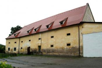 Tvrz Chlum u Křemže ( © Petr Vaculčík 06/2013)
