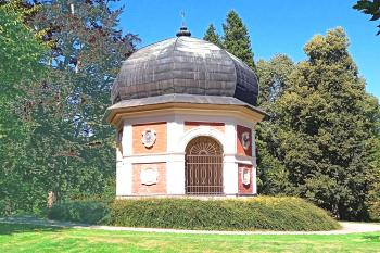 Bosenský pavilon v parku Javorka v České Třebové. (© Pavel Vítek  09/2024)