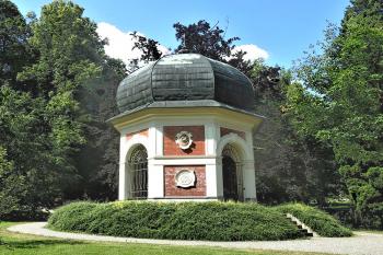Bosenský pavilon v parku Javorka v České Třebové. (© Pavel Vítek  09/2024)