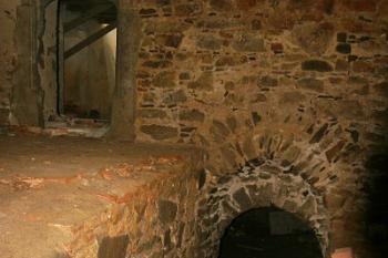Dvojice portálků přízemí ( © Filip Matoušek 08/2004)