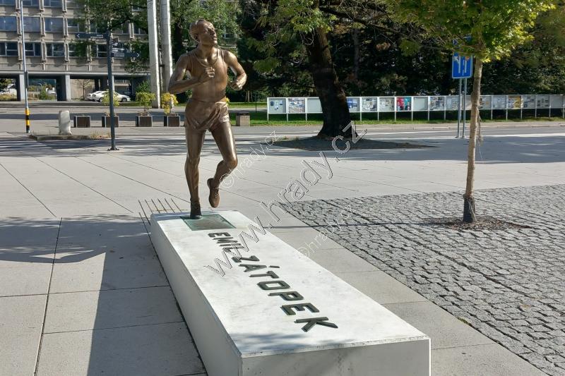 pomník Emila Zátopka pomník Emila Zátopka