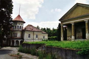 Zámek v Nemyšli (2003 ©Jiří Cukr)