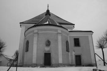 Kostel od jihu ( © Ivan Grisa 12/2009)