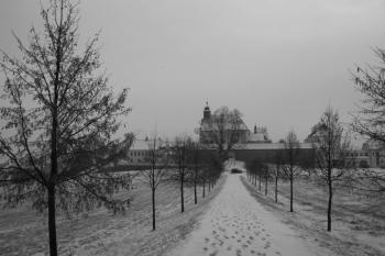 Klášter od hrobky Dalbergů ( © Ivan Grisa 12/2009)