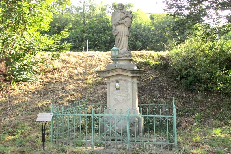 socha sv. Jana Nepomuckého socha sv. Jana Nepomuckého