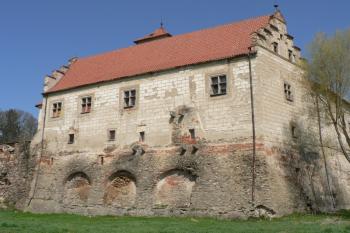 jižní trakt (© Ondřej Drlík, 4/2010)