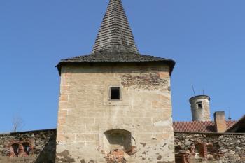bývalá hladomorna (© Ondřej Drlík, 4/2010)