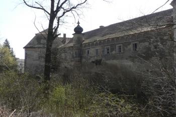 severozápadní křídlo (© Ondřej Drlík, 4/2010)