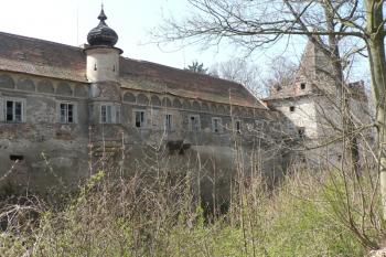 severozápadní křídlo (© Ondřej Drlík, 4/2010)