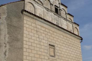 západní průčelí jižního traktu (© Ondřej Drlík, 4/2010)
