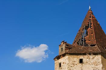 Střecha jedné z bašt zámku. (© Zdeněk Materna, 08/2013)