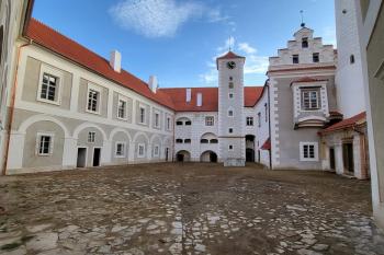 Zámk Červená Řečice (© www cervenarecice.cz  07/2023)