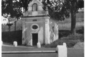 kaple před rokem 1932 (Gnirs, A. 1932: Topographie der historischen und kunstgeschichtlichen Denkmale in den Bezirken Tepl und Marienbad, Brno)