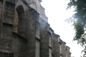 Severní opěrný systém kostela ( © Ivan Grisa 07/2011)