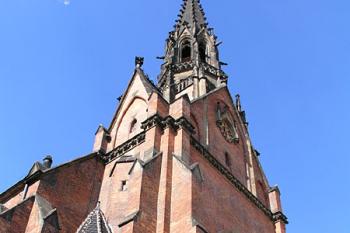 Věž ( © Roman Řezáč 07/2004)