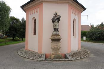 Příchovice-socha sv. Jana Nep. (© B. Stejskalová  08/2021)