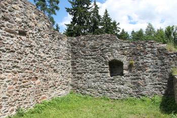 zřícenina hradu Kozí hrádek (© Vlastislav Mareček, 07/2016)