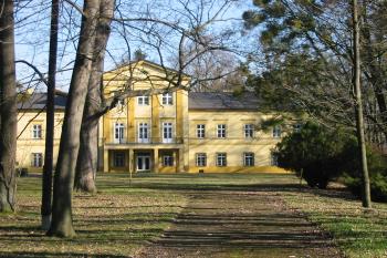 vzhled zámku se po létech nemění (© D Dohňanský, 03/2015)