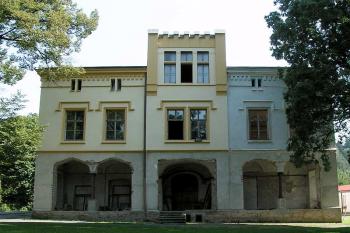 Západní průčelí ( © Petr Turyna 08/2005)