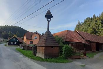 Dinotice-vonička (© Assot 600  08/2021)