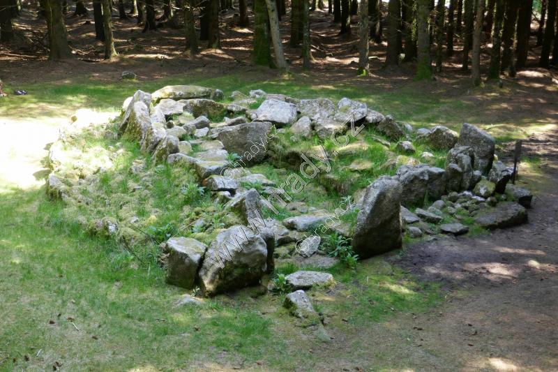 megalitická hrobka megalitická hrobka