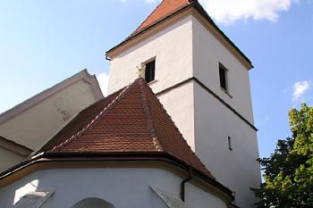 Kostelní věž ( © Roman Řezáč 07/2004)
