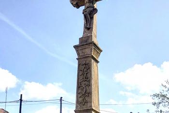 Kříž u penzionu U synka v obci Rybník u České Třebové. (© Pavel Vítek  09/2024)