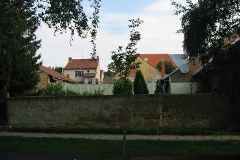 pohled na bývalé centrum tvrziště od jihu (© D Dohňanský, 09/2015)