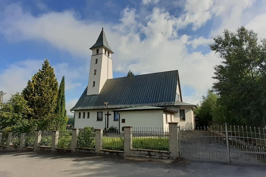 kostel Panny Marie Královny nebe a země