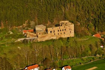 Krakovec - letecký snímek ( © Radovan Smokoň 04/2008)