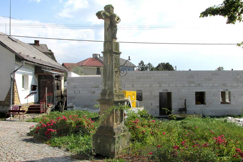 kříž u rotundy kříž u rotundy