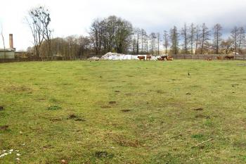 Panorama plochy, kde stával štítinský zámek (© Jan P. Štěpánek, 11/2006)