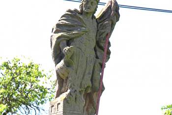 Socha sv. Floriána v Radouni, místní části města Štětí. (© Pavel Vítek  09/2024)