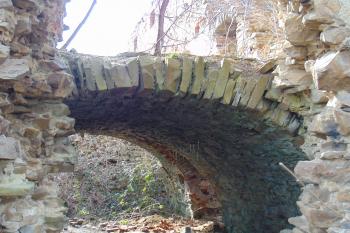 Klenutá suterenní místnost (© Dušan Dohňanský 03/2021)