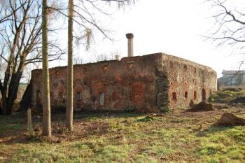 pohled na objekt středověké vodní tvrze od severu ( © Jan P. Štěpánek 12/2008)
