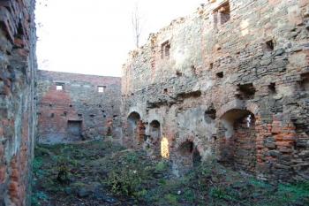 interiér jižního křídla tvrze ( © Jan P. Štěpánek 12/2008)
