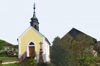 Kaple v Doubravici, místní části obce Leština u Nových Hradů v okrese Ústí nad Orlicí. (© Pavel Vítek  09/2024)
