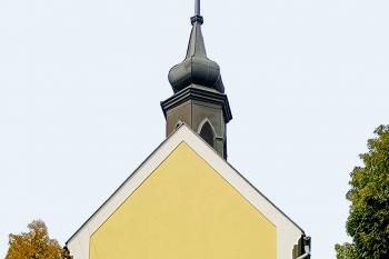 Kaple v Doubravici, místní části obce Leština u Nových Hradů v okrese Ústí nad Orlicí. (© Pavel Vítek  09/2024)