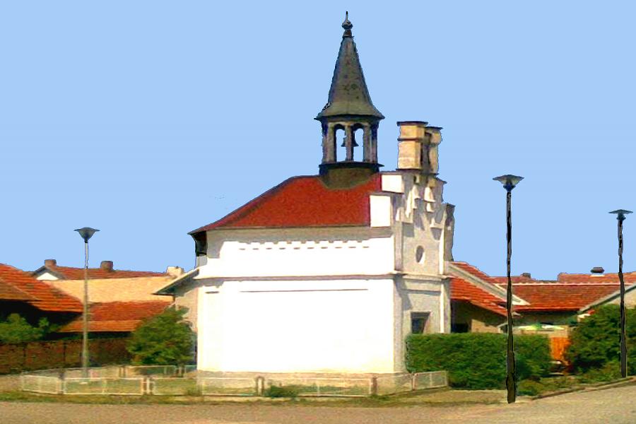 kaple na návsi