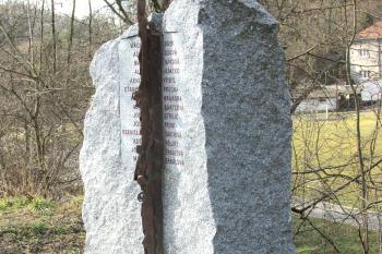 Pomník obětem vlakového neštěstí v Zákolanech (© Pavel Vítek  02/2025)
