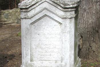 Baronský hřbitov ve městě Odolena Voda. (© Pavel Vítek  03/2025)