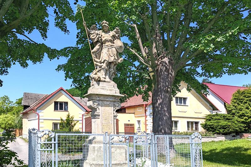 socha archanděla Michaela socha archanděla Michaela