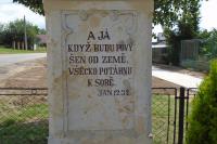 kříž se zvoničkou