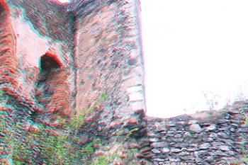 Vchod do hladomorny a provalený vchod ( © Jiří Čížek 05/2004)
