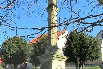 Boží muka v obci Chržín u Velvar. (© Pavel Vítek  04/2025)